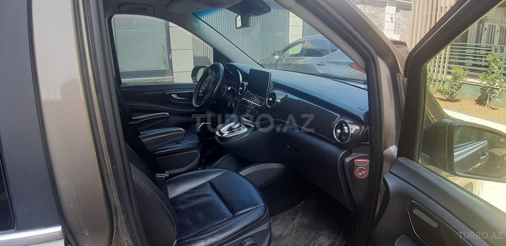 Mercedes V 250