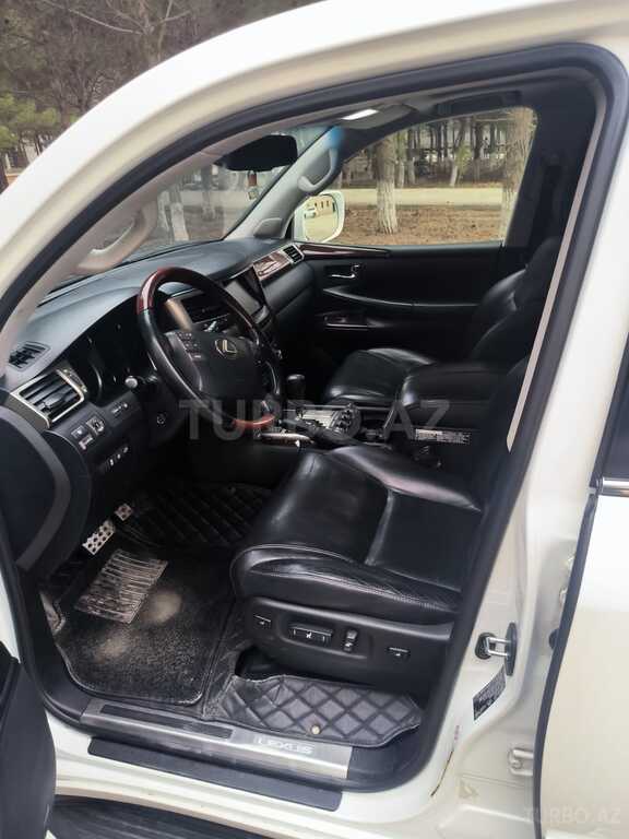 Lexus LX 570