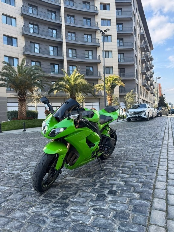 Kawasaki ZX-10RR 
