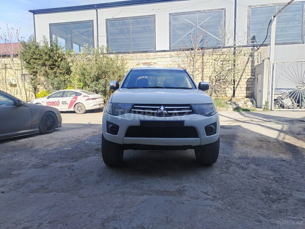 Mitsubishi L200