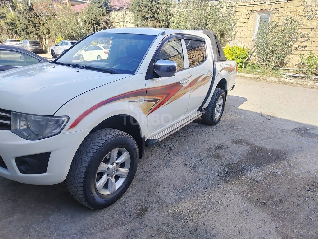 Mitsubishi L200