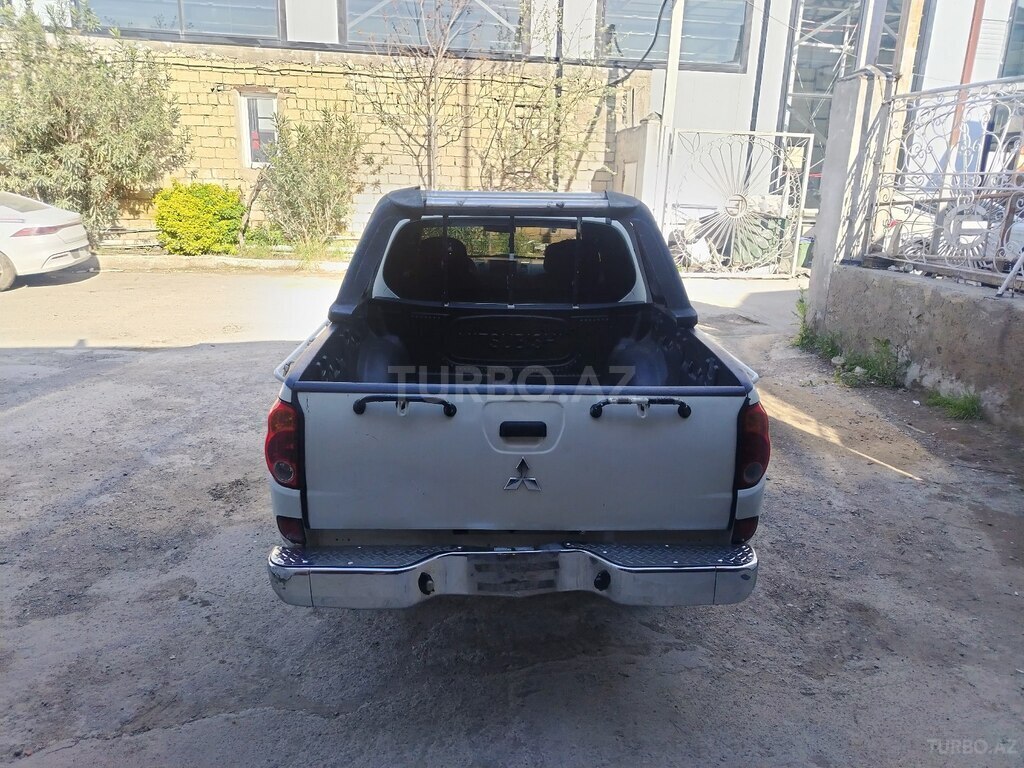 Mitsubishi L200