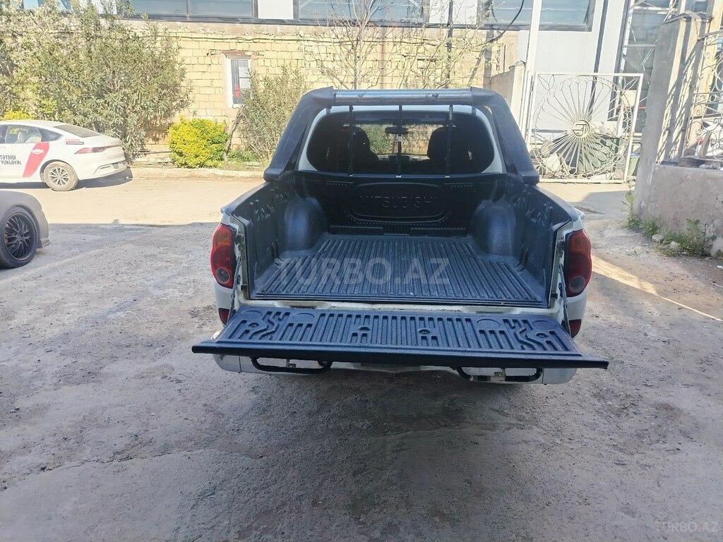 Mitsubishi L200