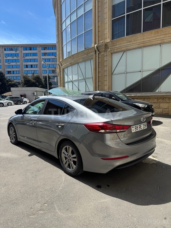 Hyundai Elantra