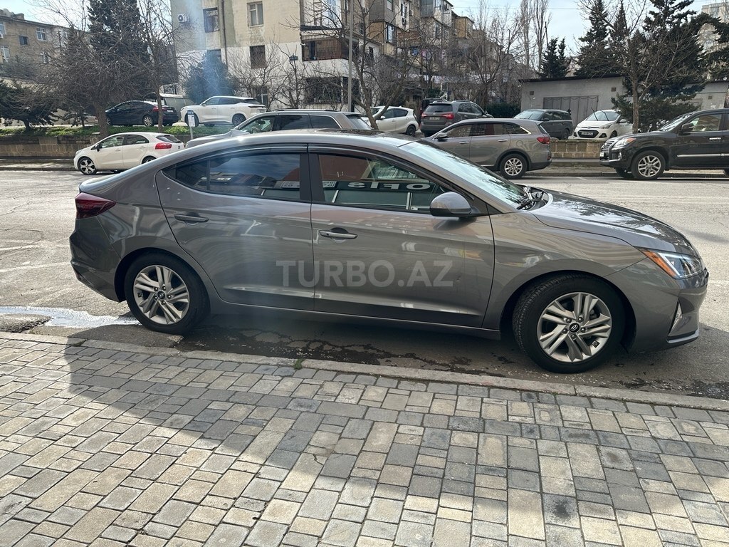 Hyundai Elantra
