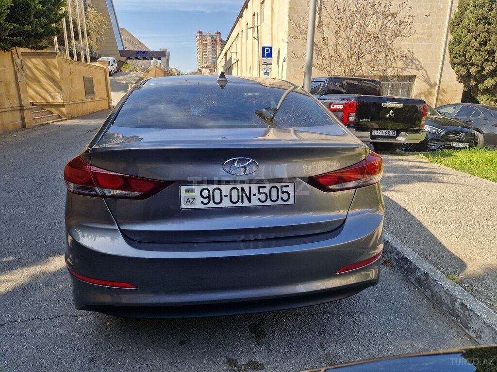 Hyundai Elantra