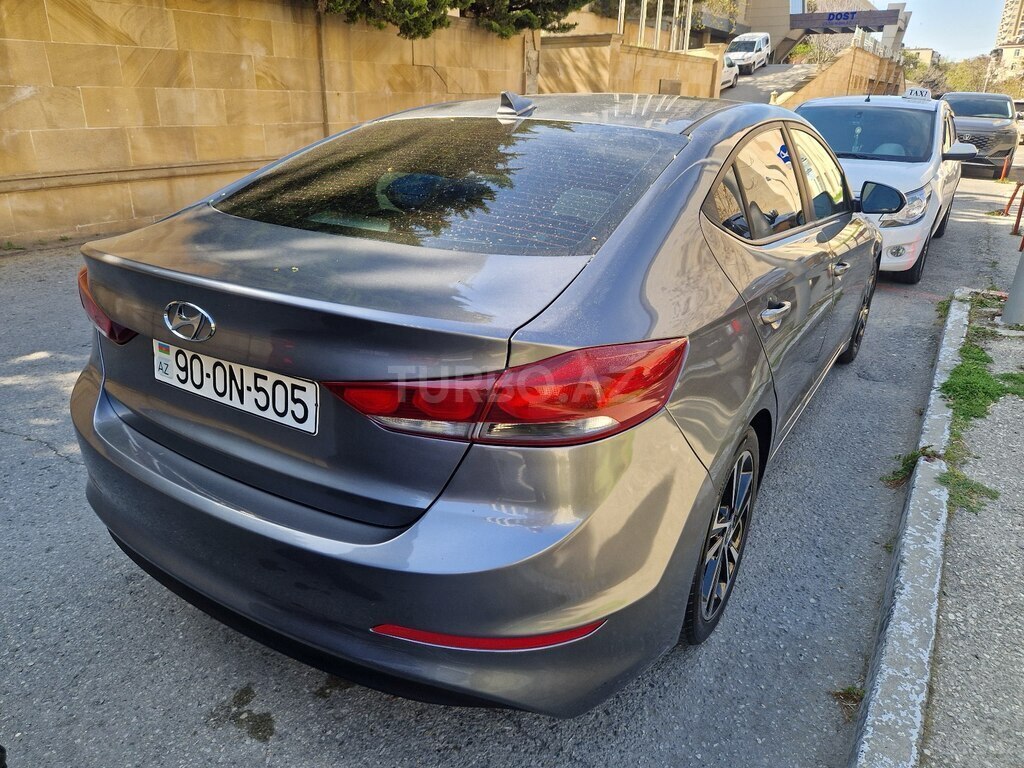 Hyundai Elantra
