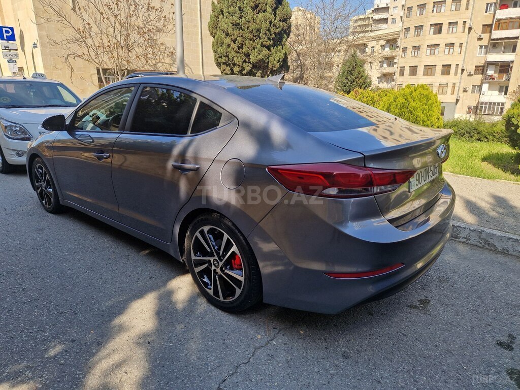 Hyundai Elantra