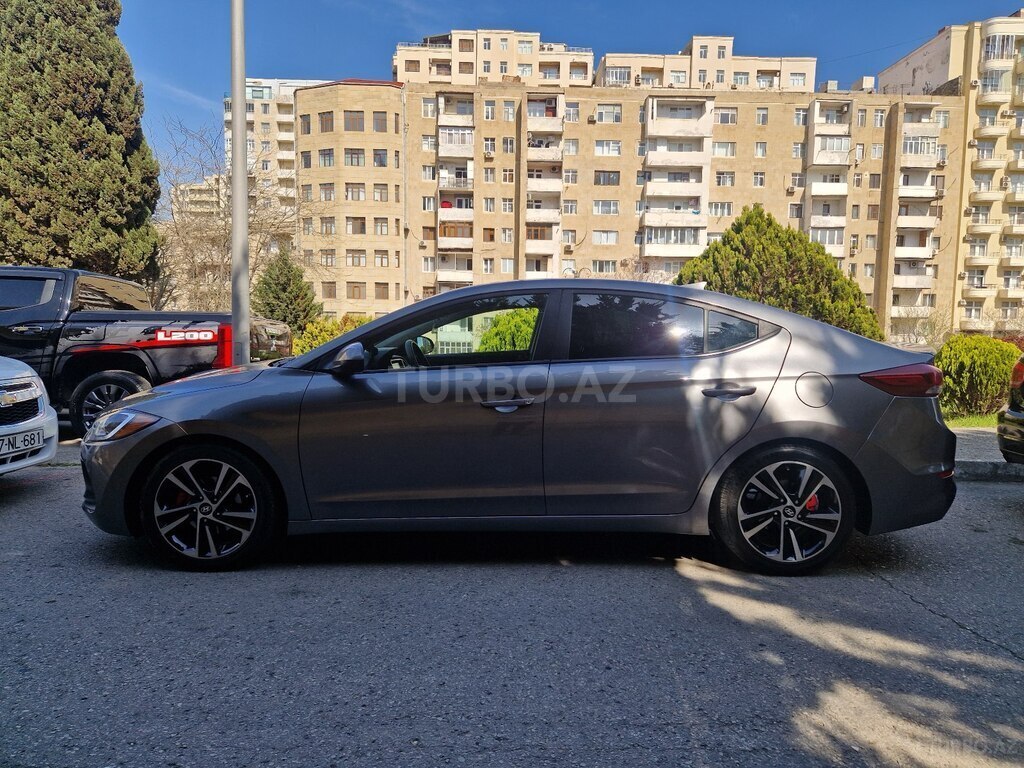 Hyundai Elantra