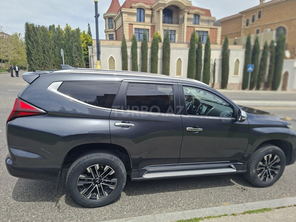 Mitsubishi Pajero Sport