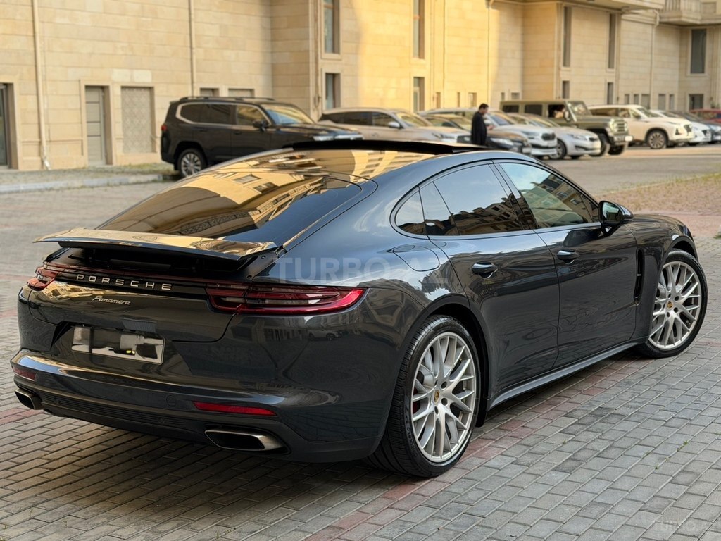 Porsche Panamera 4 Executive