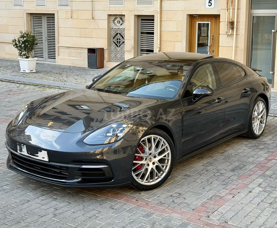 Porsche Panamera 4 Executive