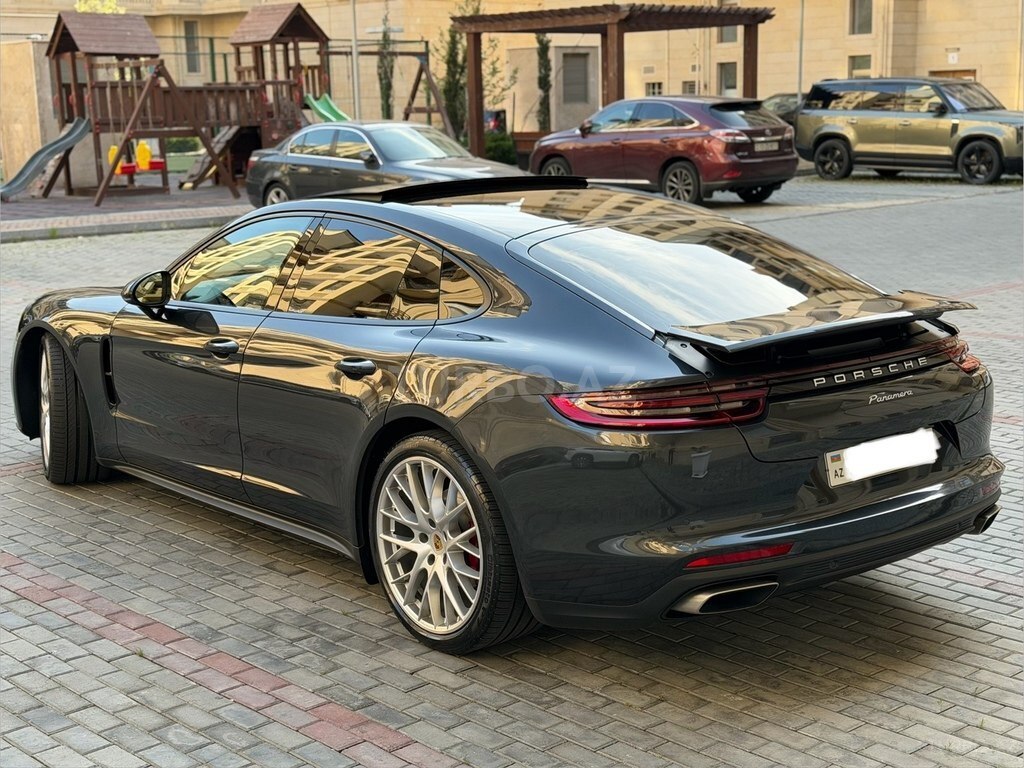 Porsche Panamera 4 Executive