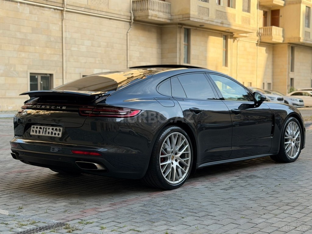 Porsche Panamera 4 Executive
