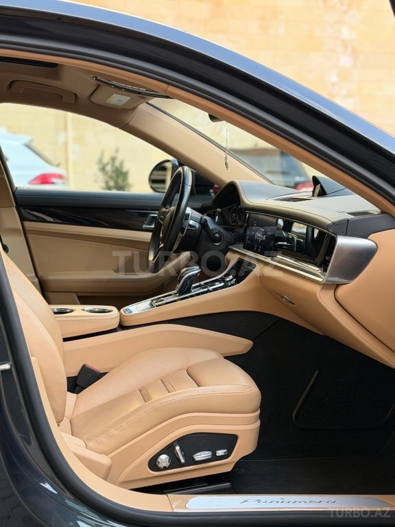Porsche Panamera 4 Executive