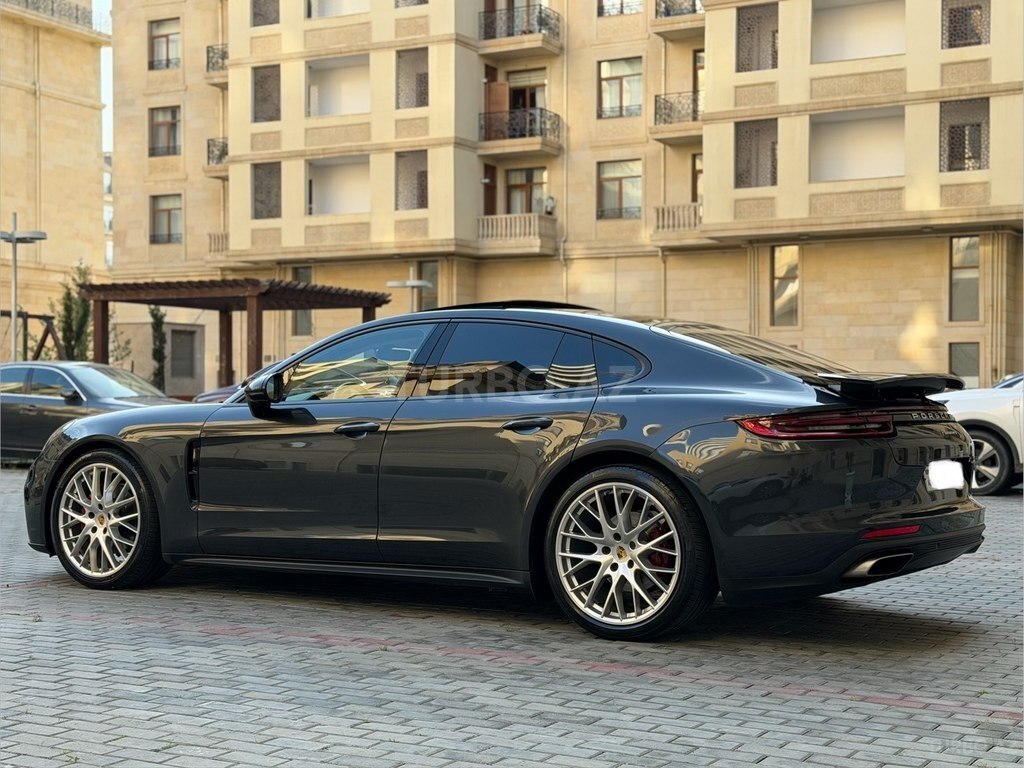 Porsche Panamera 4 Executive