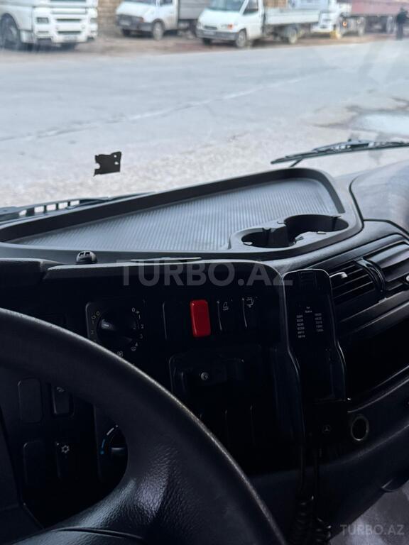 Mercedes Atego 818