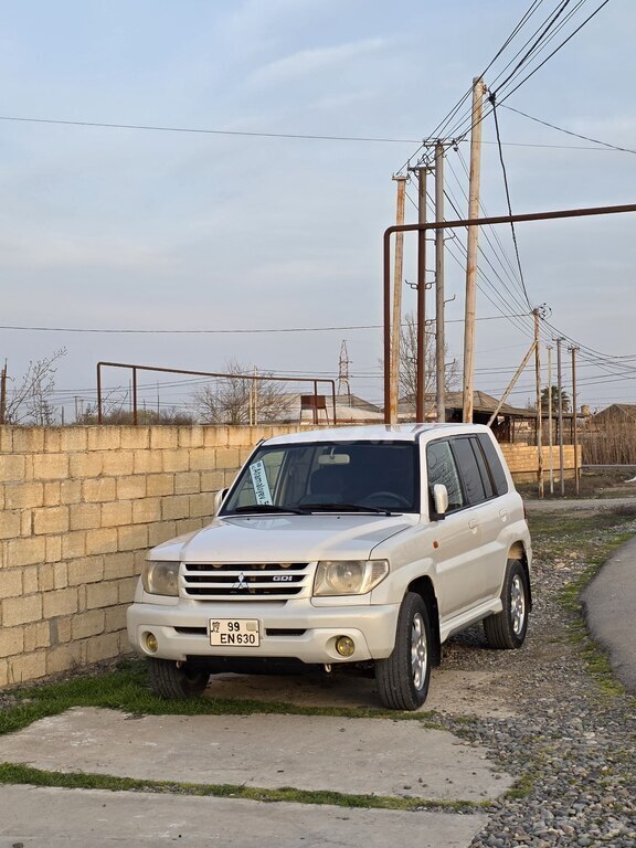 Mitsubishi Pajero io
