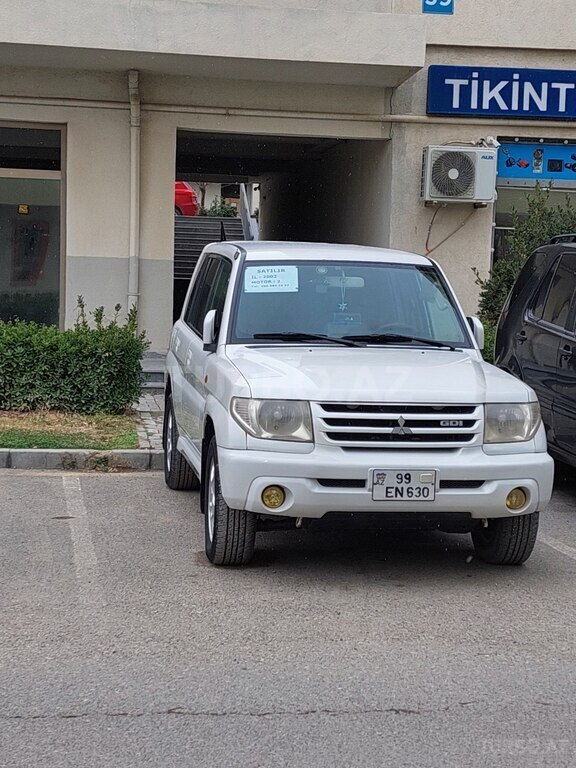 Mitsubishi Pajero io