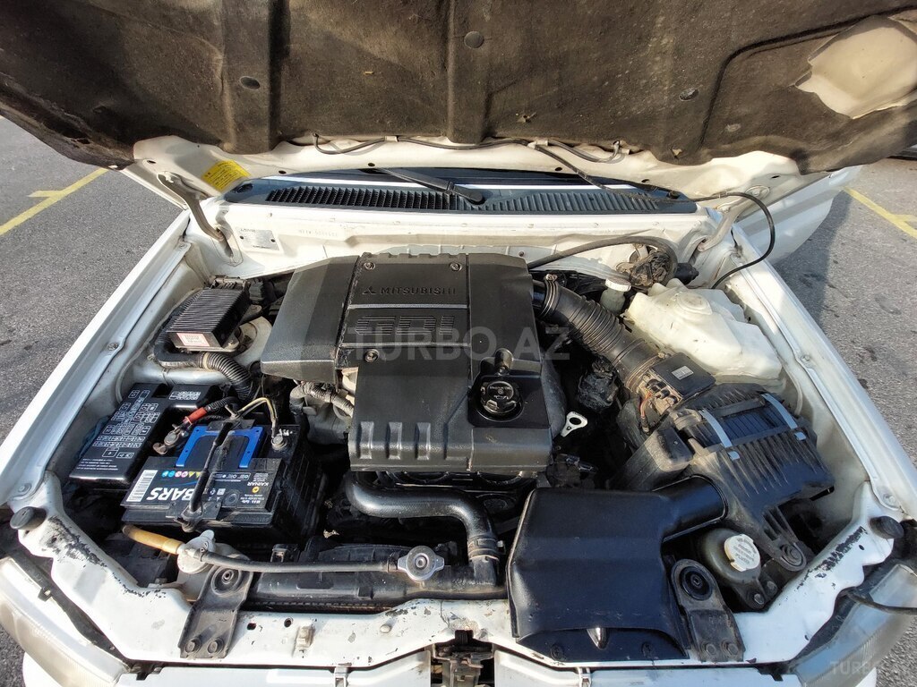 Mitsubishi Pajero io