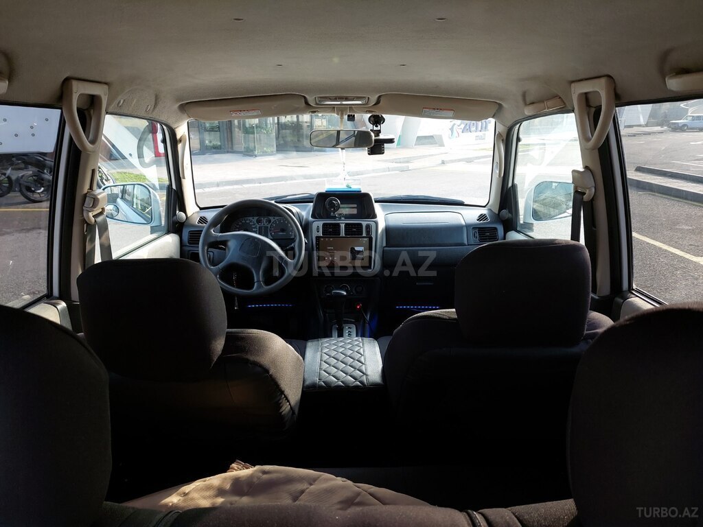 Mitsubishi Pajero io