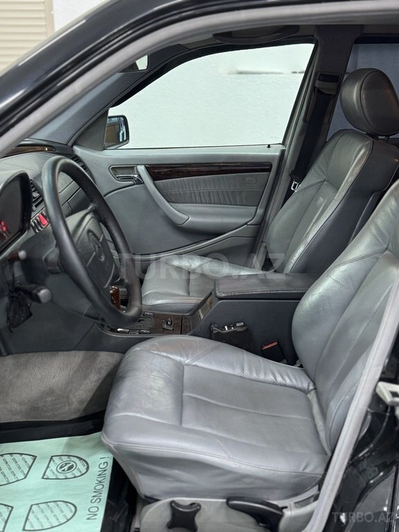 Mercedes C 240