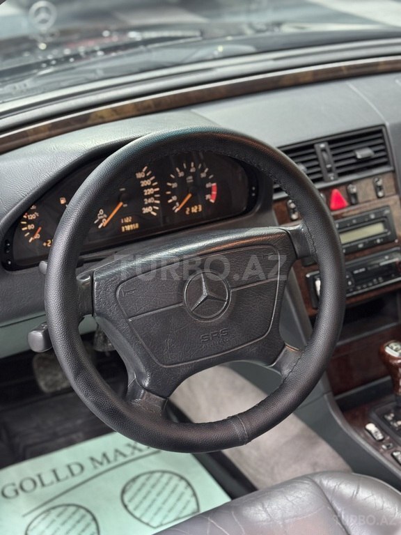 Mercedes C 240