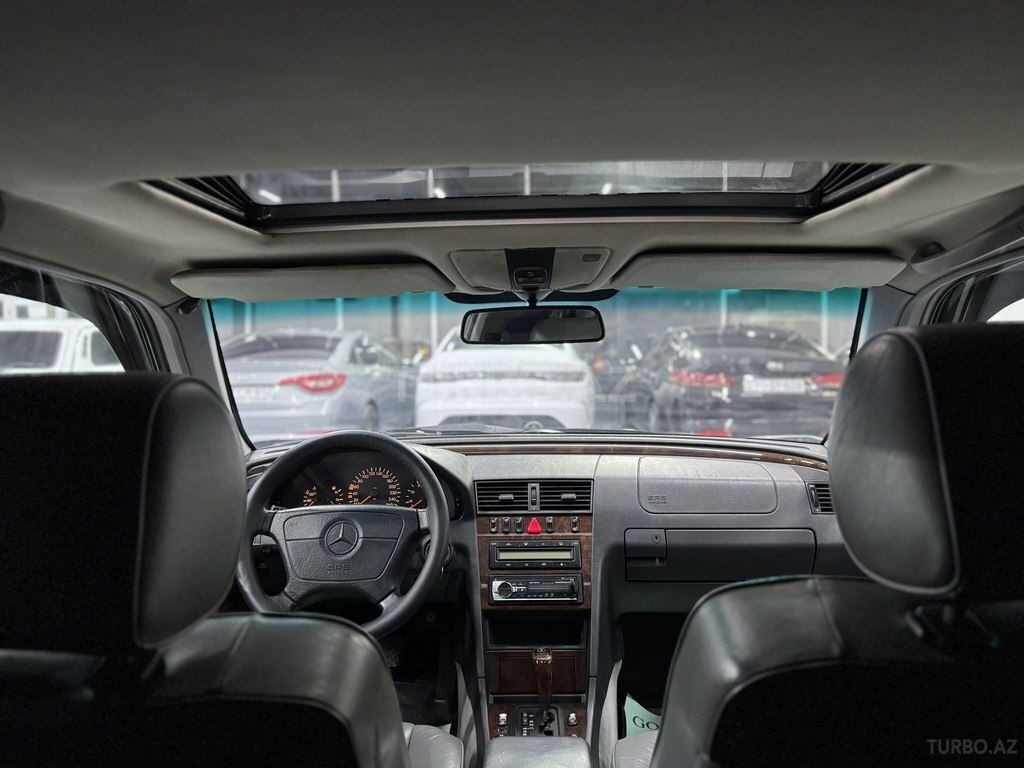 Mercedes C 240