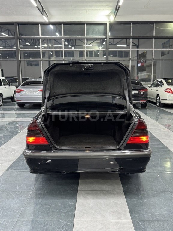 Mercedes C 240