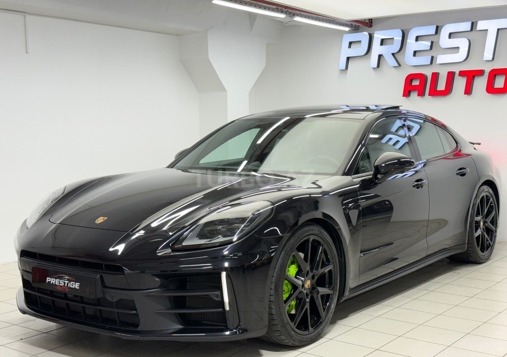 Porsche Panamera 4