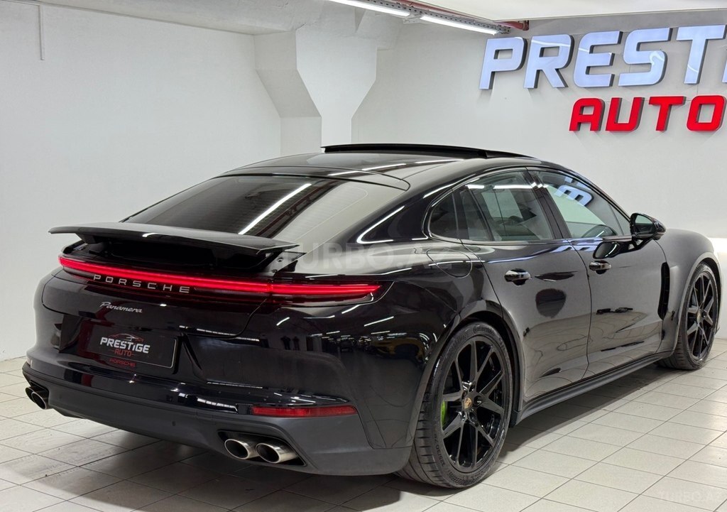 Porsche Panamera 4