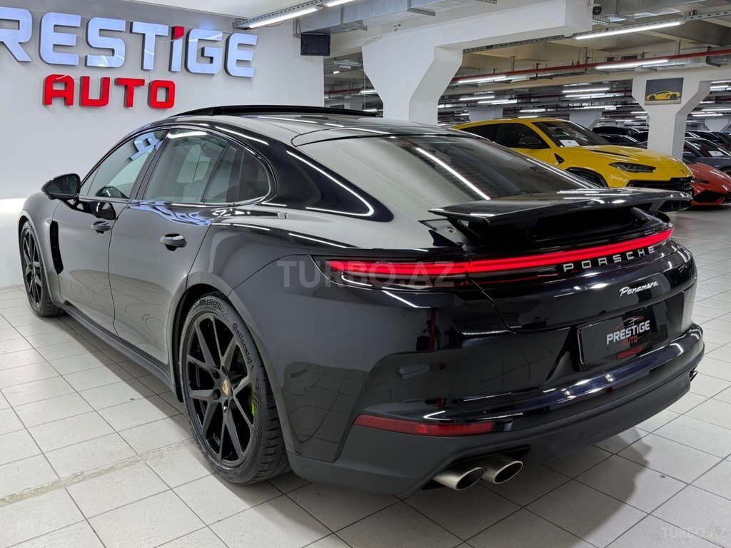 Porsche Panamera 4