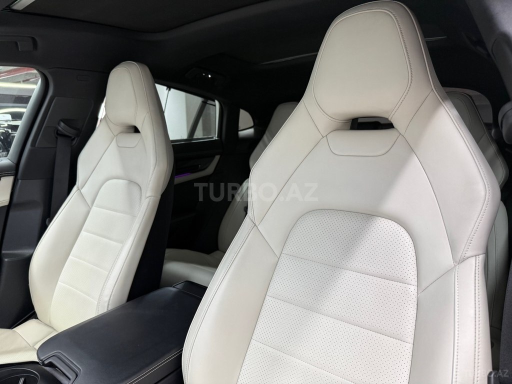 Porsche Panamera 4