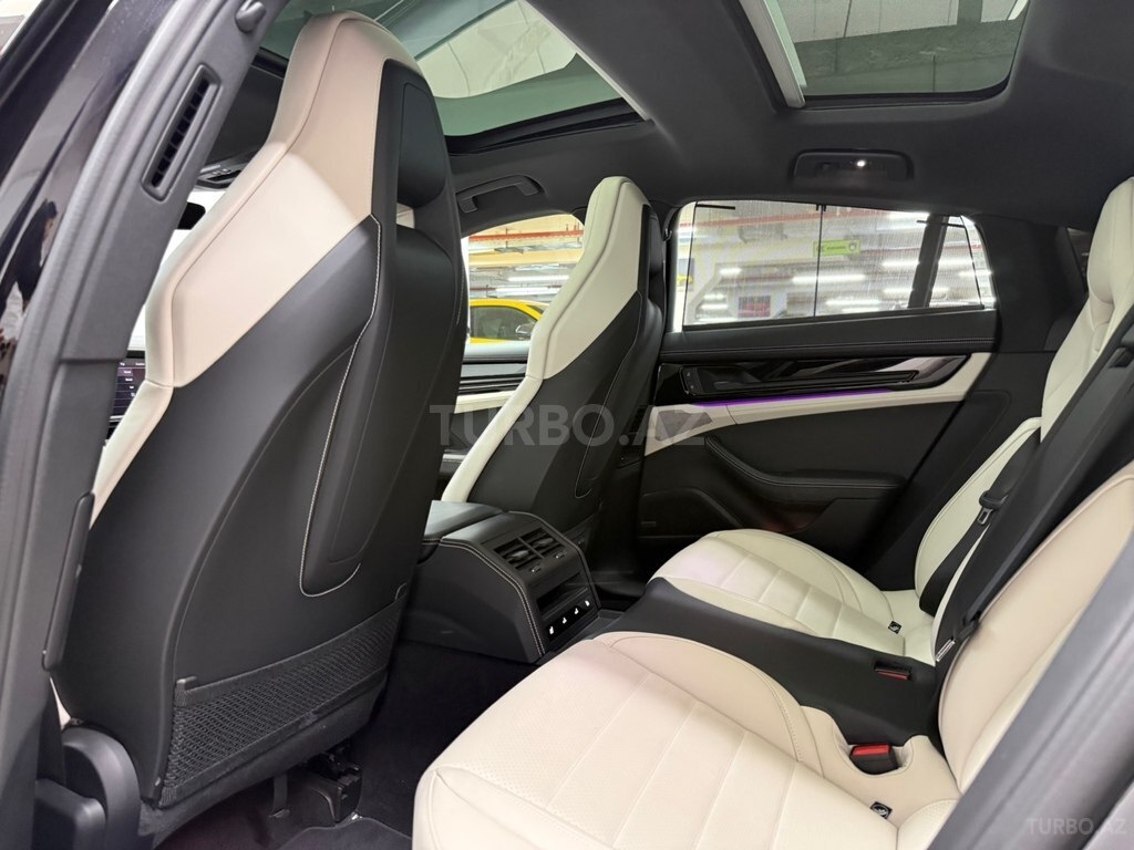 Porsche Panamera 4