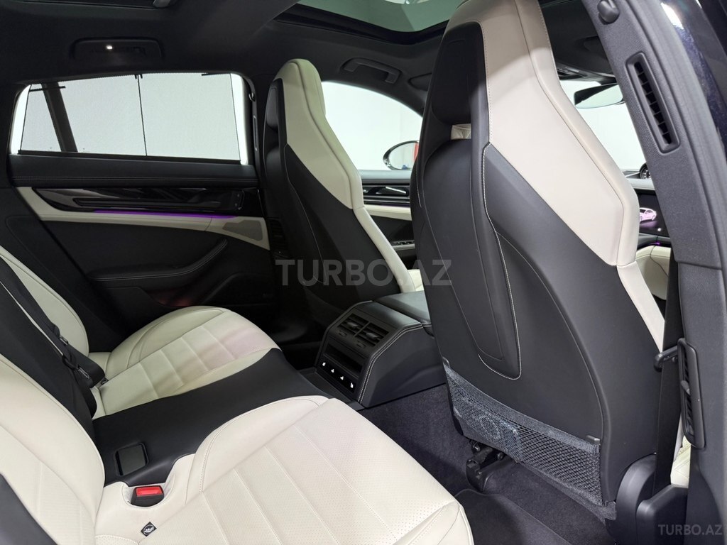 Porsche Panamera 4