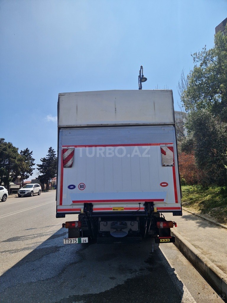 Mercedes Atego 818