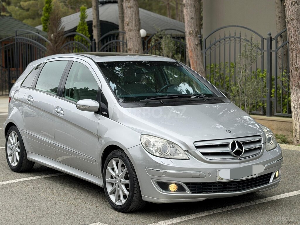 Mercedes B 200