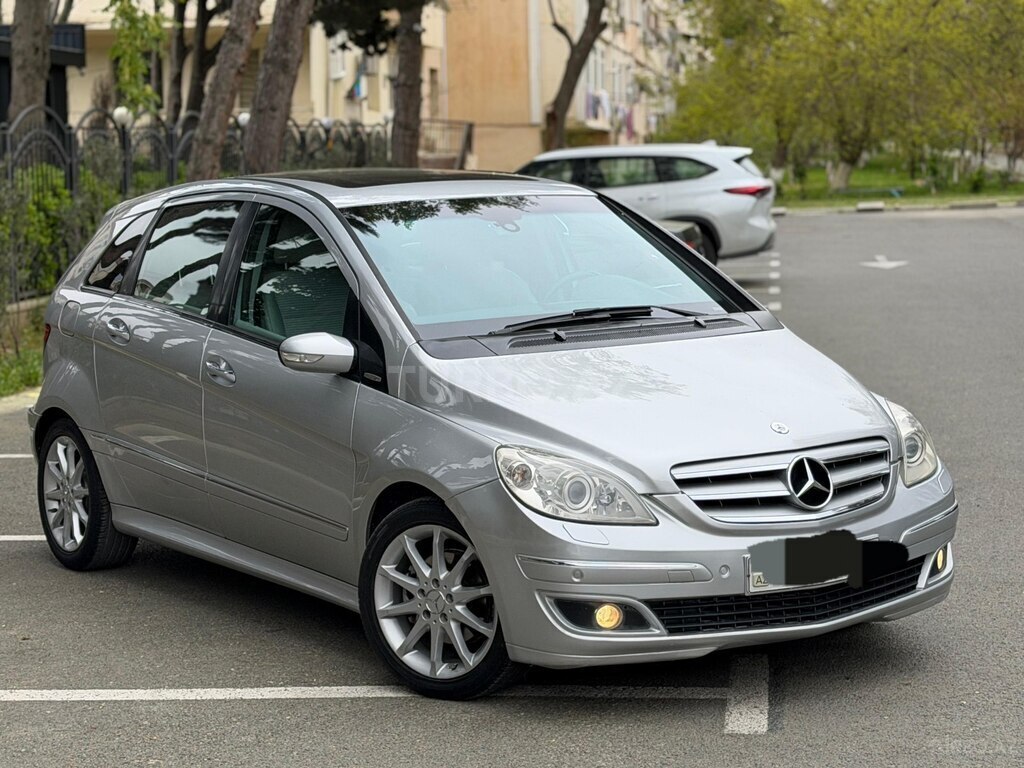 Mercedes B 200