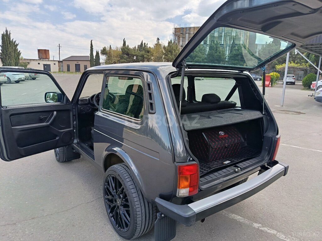 LADA (VAZ) Niva