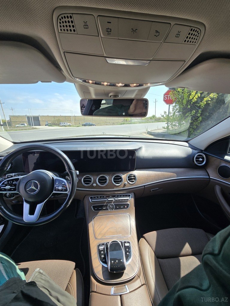 Mercedes E 200