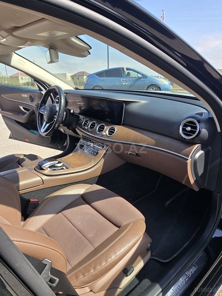 Mercedes E 200
