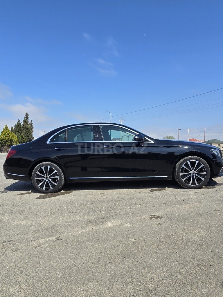 Mercedes E 200