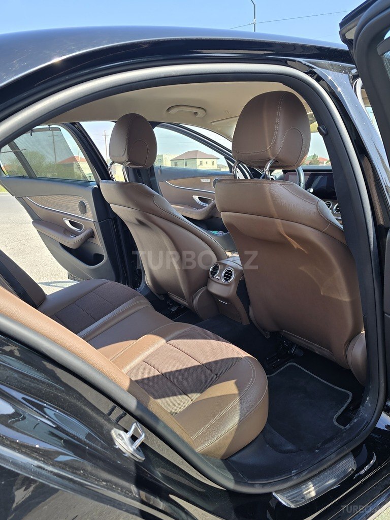 Mercedes E 200