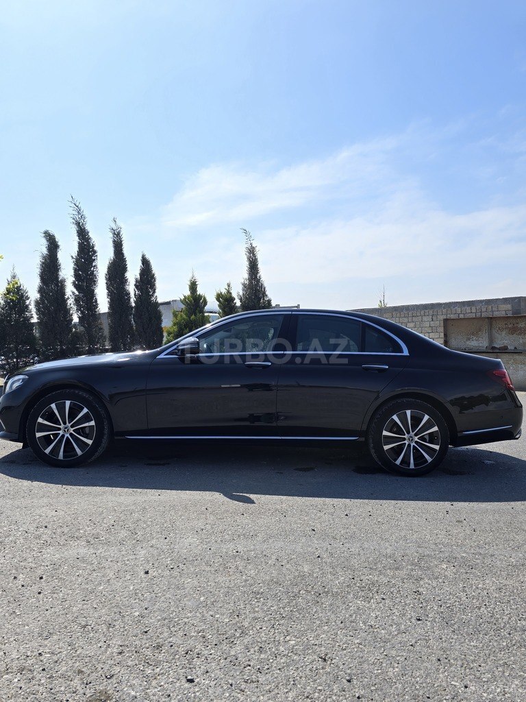 Mercedes E 200