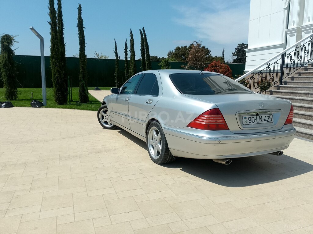 Mercedes S 320