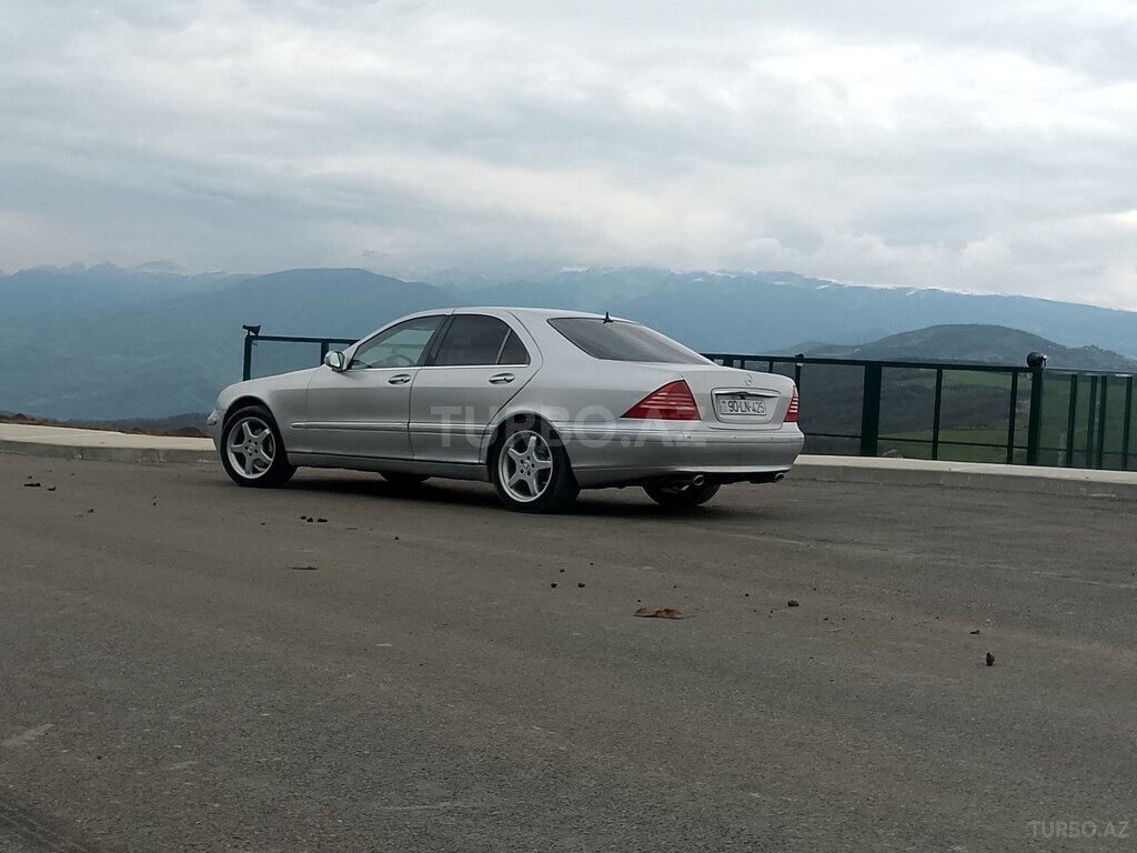 Mercedes S 320