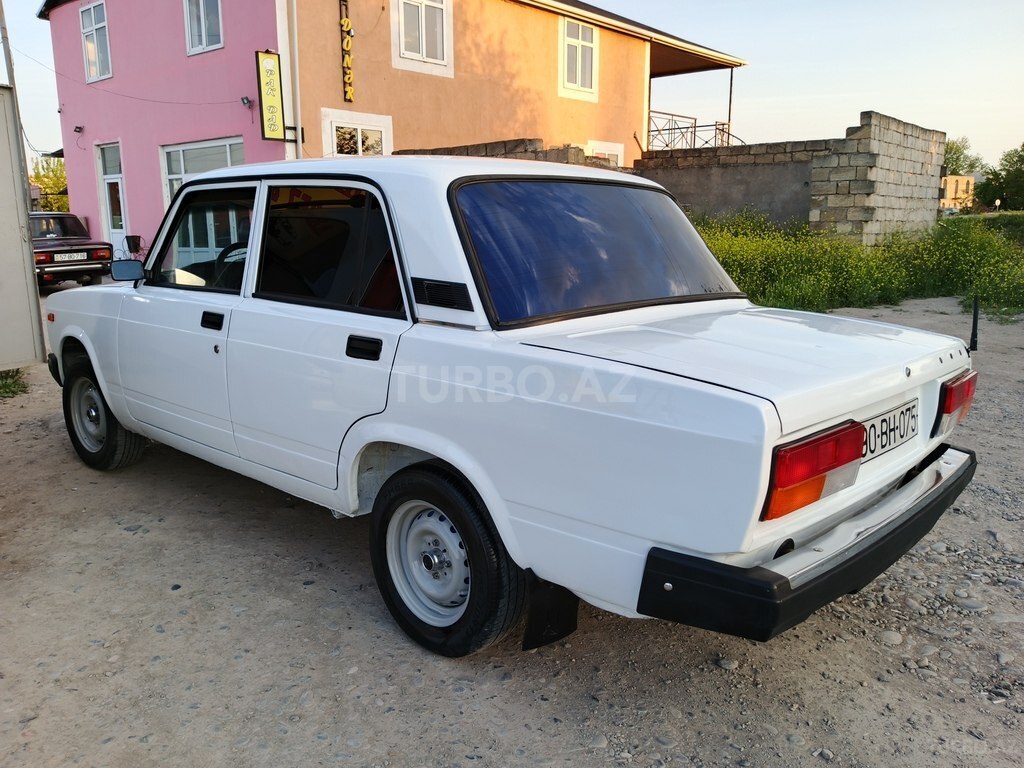 LADA (VAZ) 2107