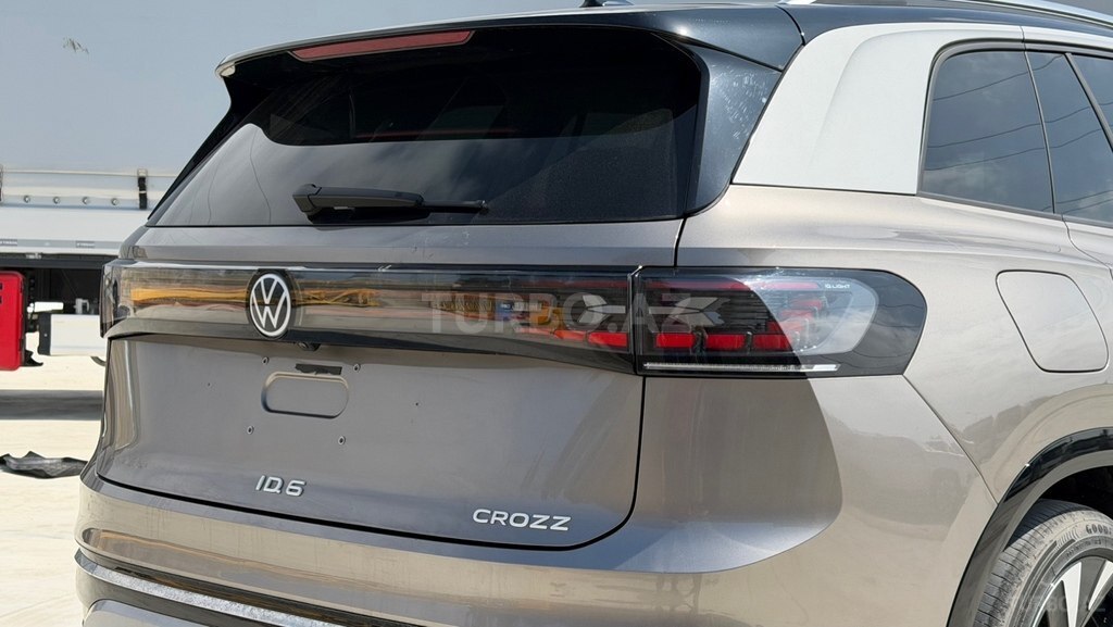 Volkswagen ID.6 Crozz