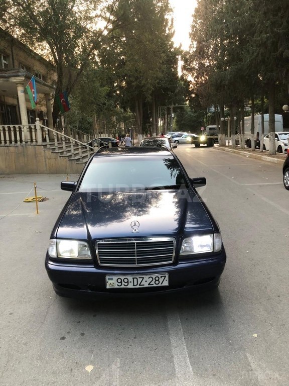 Mercedes C 230