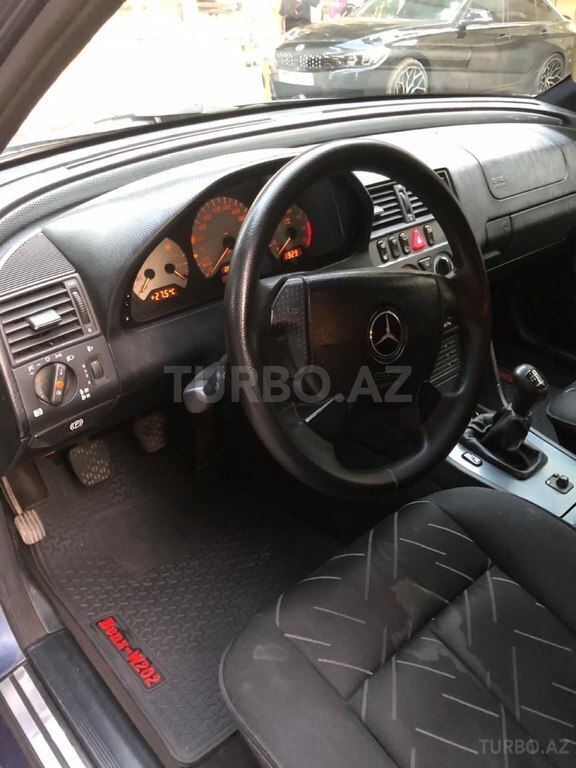 Mercedes C 230
